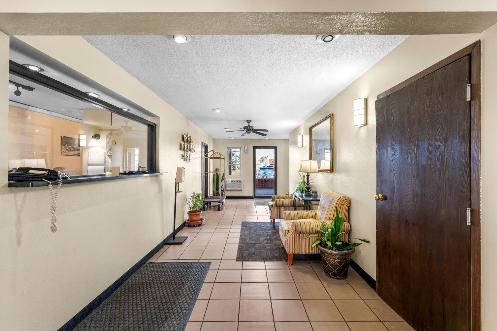 Americas Best Value Inn Decatur Exterior photo