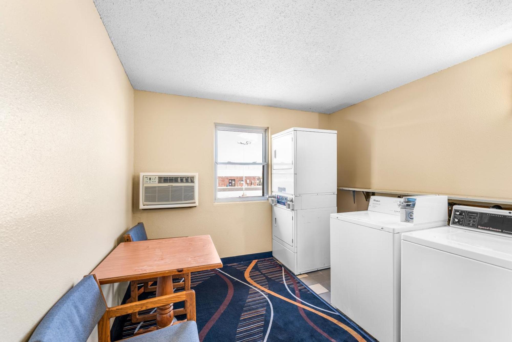 Americas Best Value Inn Decatur Exterior photo