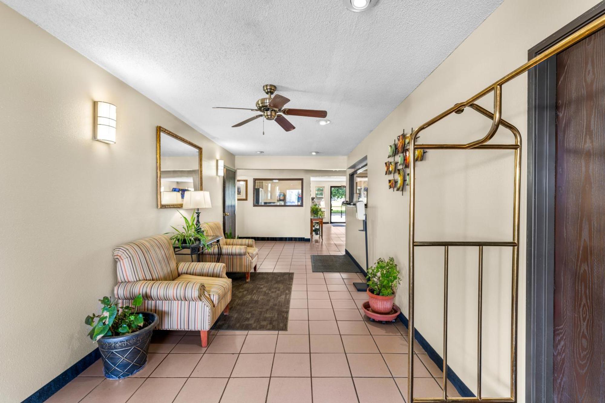 Americas Best Value Inn Decatur Exterior photo