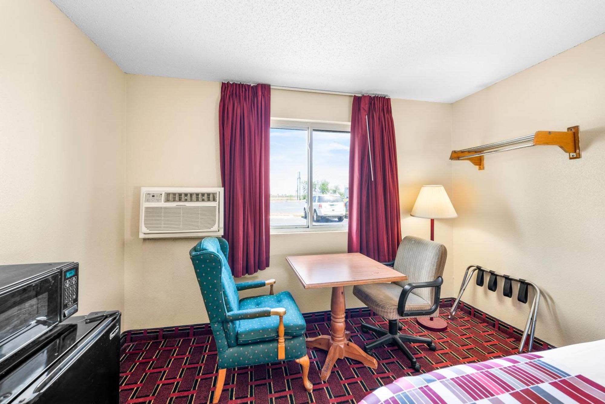 Americas Best Value Inn Decatur Exterior photo